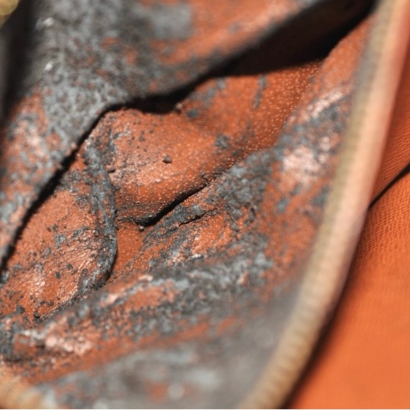 Authentic Louis Vuitton Bordeaux vintage monogram clutch - Picture 10 of 12